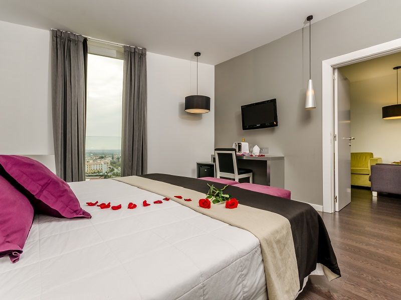 Yit Via Sevilla Mairena Майрена-дель-Альхарафе Экстерьер фото