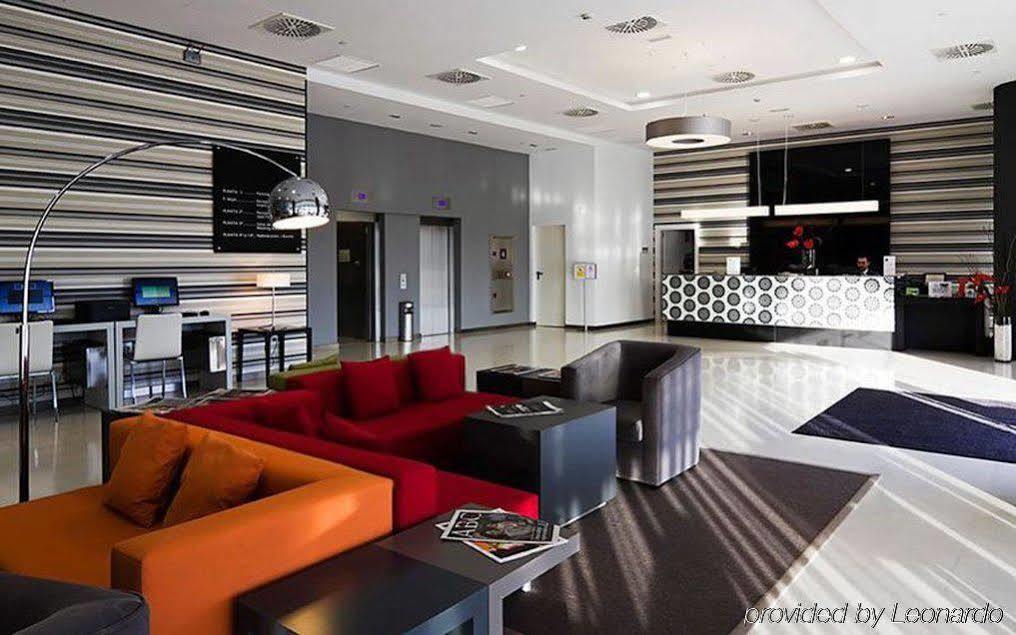 Yit Via Sevilla Mairena Майрена-дель-Альхарафе Интерьер фото